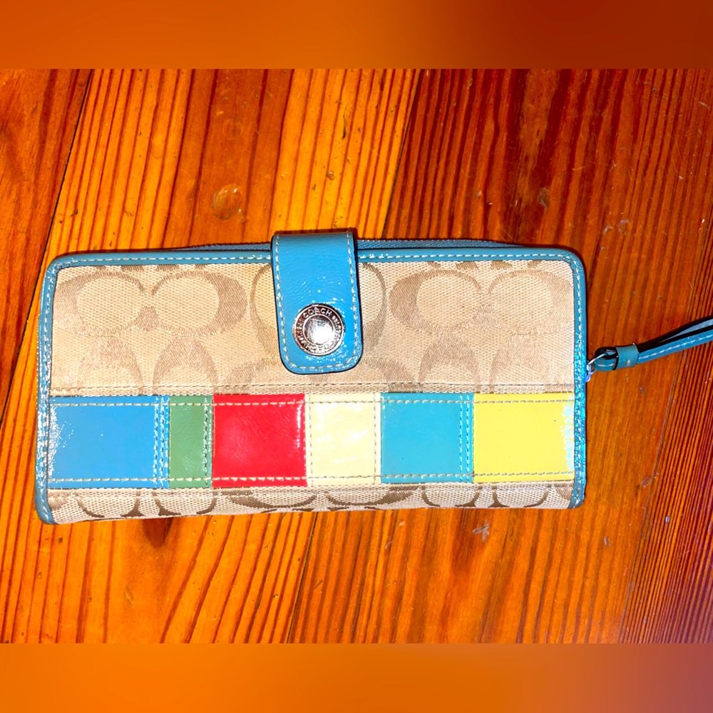 Coach wallet (matches tote in previous listing)